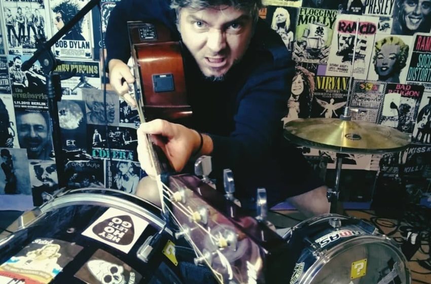  The Solitaryman Monoband “Hipocrisia a gente vê por aí”