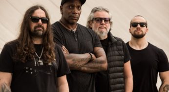 Sepultura anuncia turnê de despedida “Celebrating life through death”