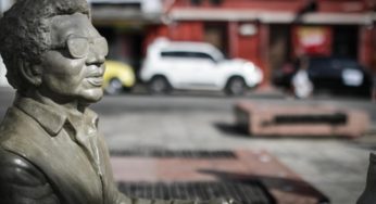 Reginaldo Rossi ganha estátua em sua homenagem no Recife