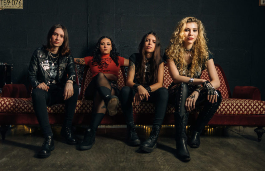 Fernanda Lira fala sobre política, demônios internos, "riffs bucais" e consciência de classe