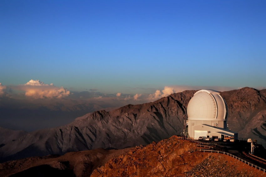 As anãs-M, são as menores estrelas existentes e as mais vermelhas também, além de mais velhas que o Sol