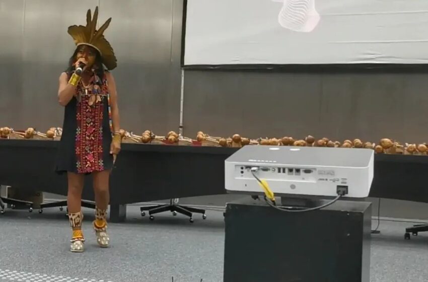  Tamikuã Txihi recebe Sarau A Arte Liberta na Toka da Onça