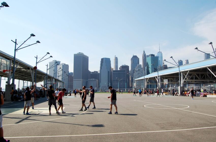  Moda busca resgate do estilo dos anos 1990