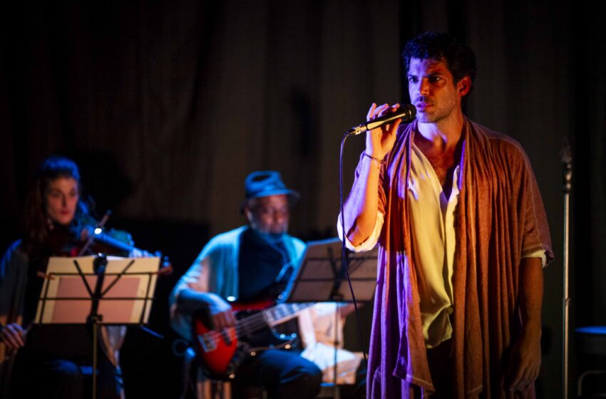  Dude São Thiago estreia show O Sexo do Vento para celebrar a invenção e o amor