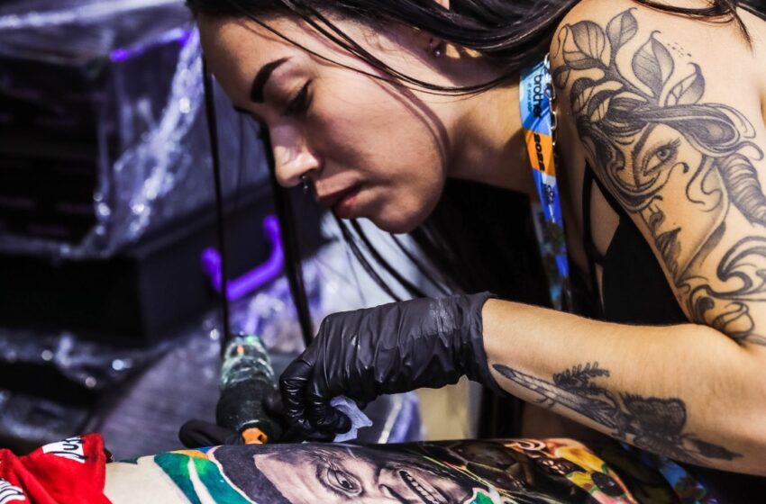  Doação de cursos profissionalizantes de tattoo e piercing