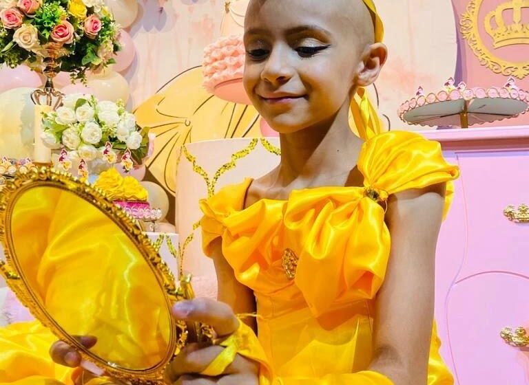 Câncer infantil: paciente do Itaci faz exposição no hospital