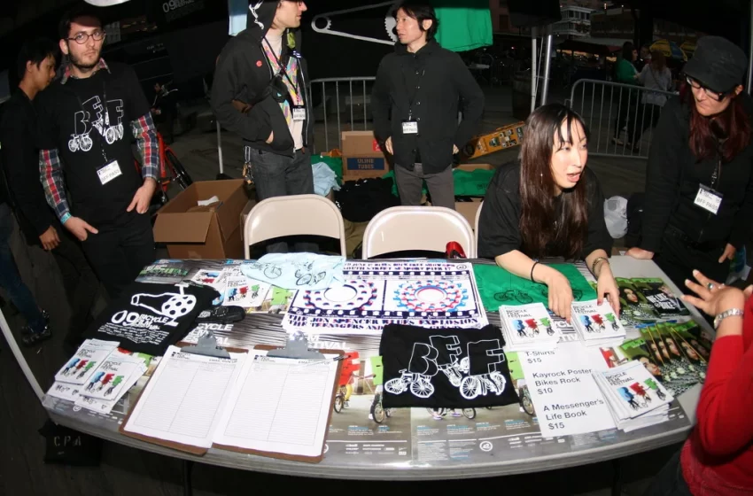 Merchandising para bandas e artistas: a importância da venda de produtos como estratégia