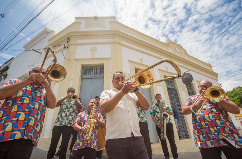 A resistência do frevo: Orquestra do Babá lança seu segundo álbum independente