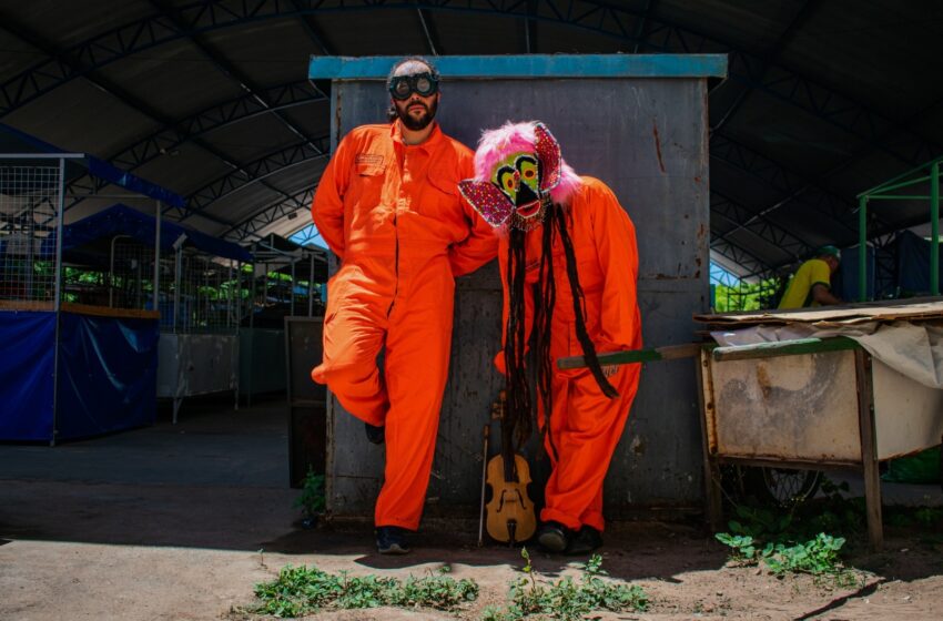 Fuz Aka leva fusão de ritmos afro-indígenas e música eletrônica ao Sesc RJ