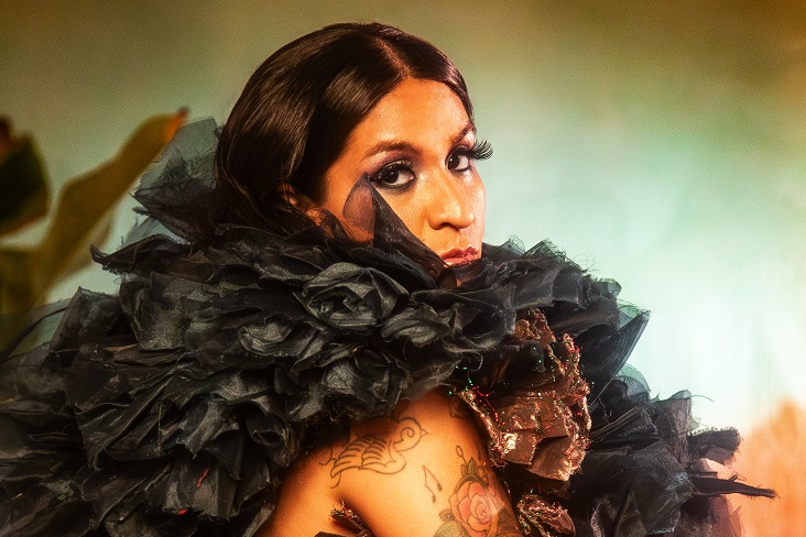 Brisa Flow segue turnê internacional com shows na Bolívia e Argentina