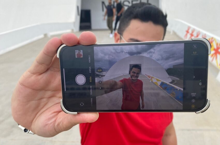 Influenciador de viagens transforma vlogs em experiências