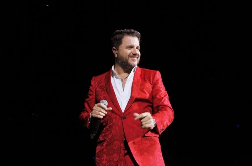  Maurício Manieri traz a turnê ‘Classics Super Hits’ ao Teatro Guararapes