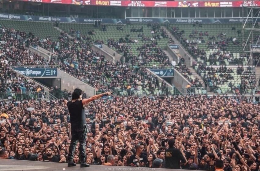  Banda Armored Dawn de Rock Metal faz da música um ato social