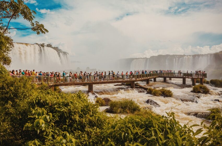  No Sul do Brasil, Foz do Iguaçu atrai turistas durante todo o ano