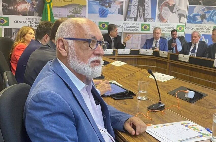  “É fundamental trazer a ciência para a realidade dos alunos”, diz Anderson Gomes, presidente da APC