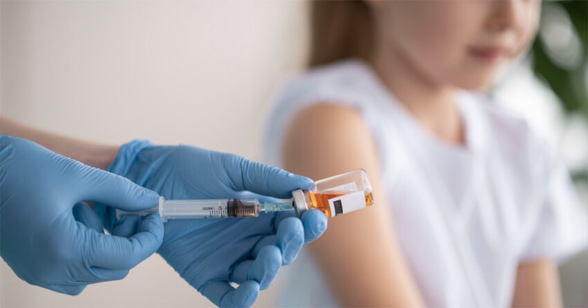 Pesquisadora sugere o fator conveniência da vacinação – com horários e locais de fácil acesso – como um grande determinante para aumentar a cobertura vacinal – Foto: Freepik