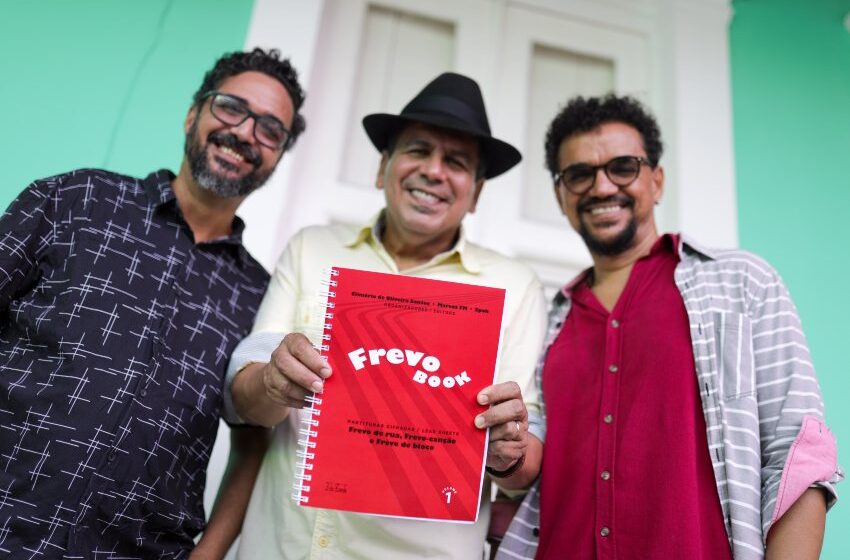  FrevoBook de Climério de Oliveira, Marcos FM e Spok é lançado no Conservatório Pernambucano de Música