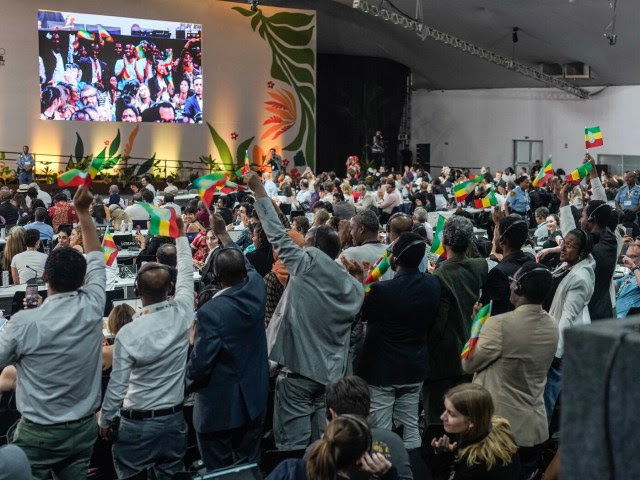  COP30 fecha sem acordo sobre fósseis, mas avança em adaptação e transição justa