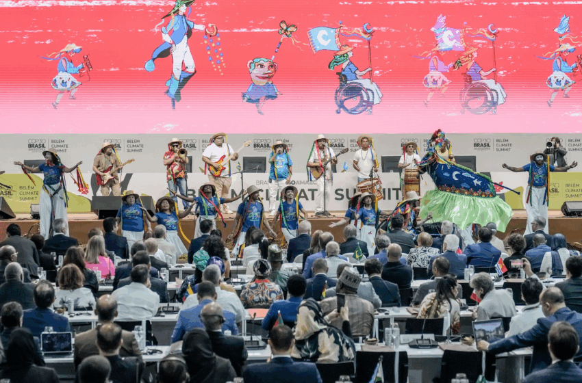  Conheça o Arraial do Pavulagem, que tocou no Global Citizen Festival: Amazônia e na Cúpula de Líderes antes da COP30