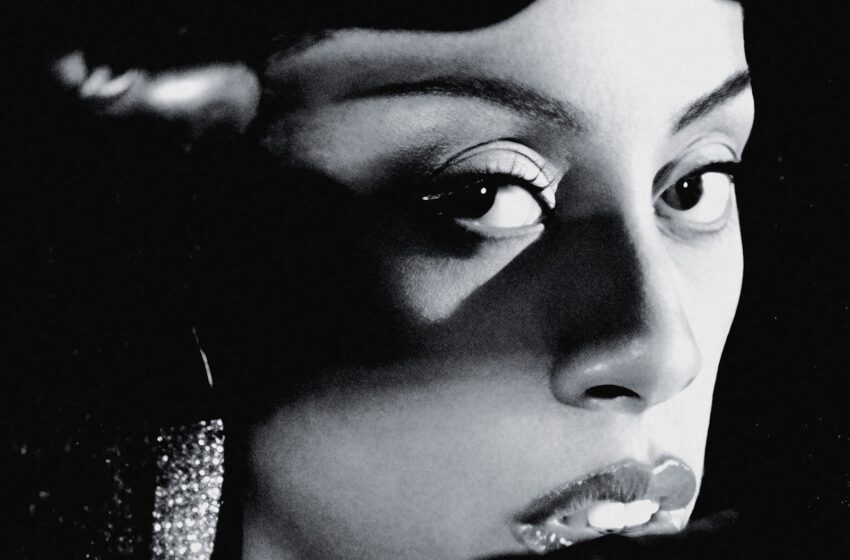  Rochelle Jordan expande fronteiras do R&B, pop e alternativo com o álbum “Through The Wall”