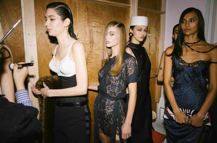  Semana da moda de NY marca as tendências do outono-inverno